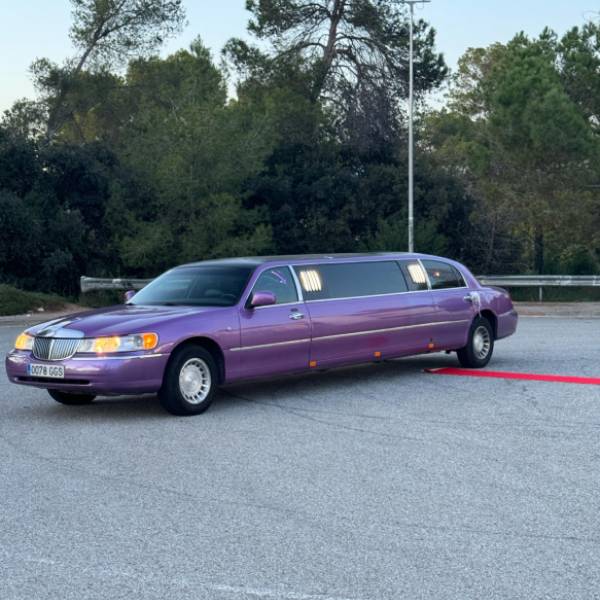Red Carpet | Lincoln Lilac | Barcelona Limousine Rental Red Carpet | Lincoln Lilac | Barcelona Limousine Rental