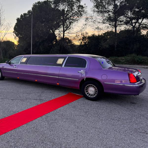 Red Carpet | Lincoln Lilac | Barcelona Limousine Rental Red Carpet | Lincoln Lilac | Barcelona Limousine Rental