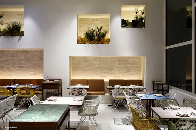 Interior y platos de Disfrutar Barcelona para celebrar el Día de la Madre